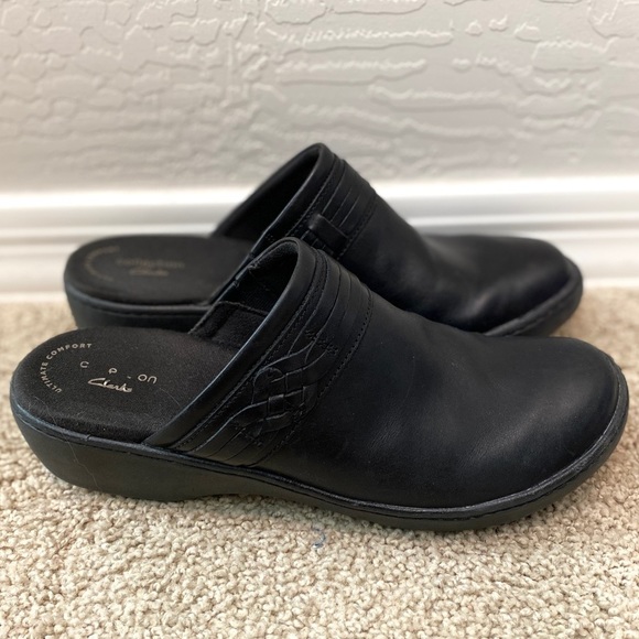 Clarks Shoes - Clarks Women’s Ultimate Comfort Black Leather Clogs